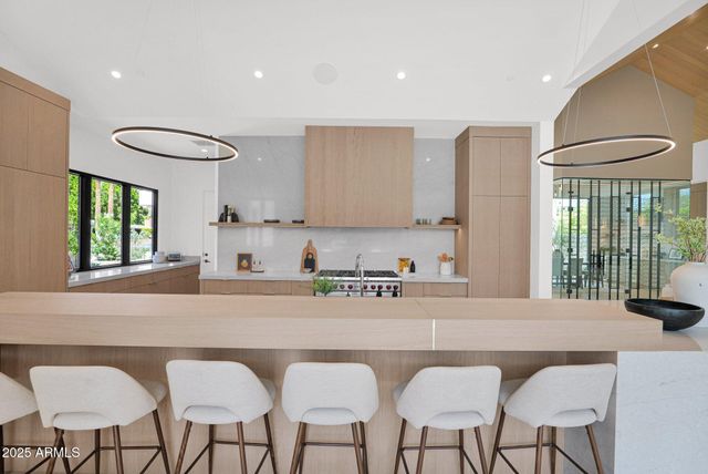 4704 N 40TH Place, Phoenix, AZ 85018