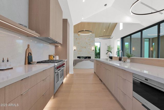 4704 N 40TH Place, Phoenix, AZ 85018