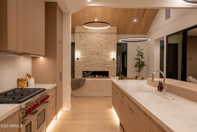 4704 N 40TH Place, Phoenix, AZ 85018