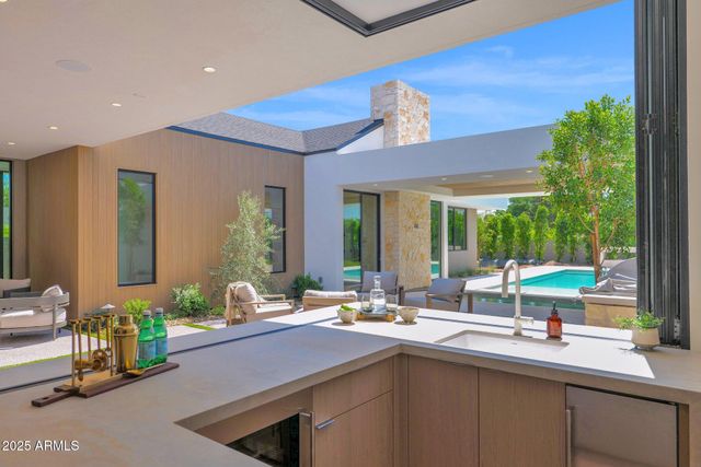 4704 N 40TH Place, Phoenix, AZ 85018