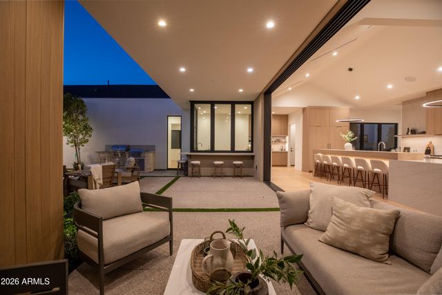 4704 N 40TH Place, Phoenix, AZ 85018