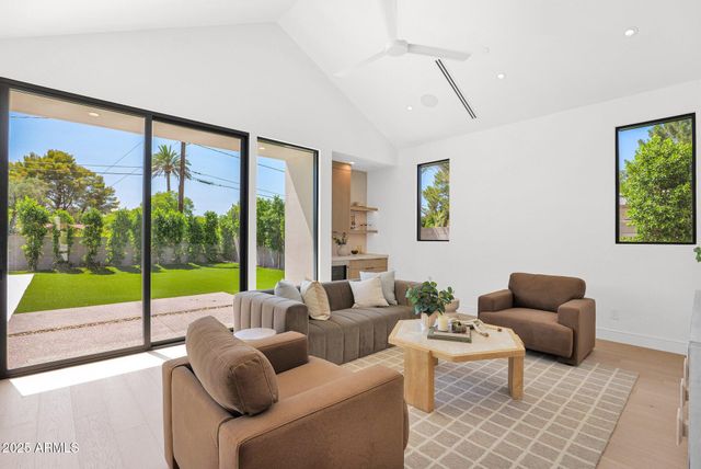 4704 N 40TH Place, Phoenix, AZ 85018