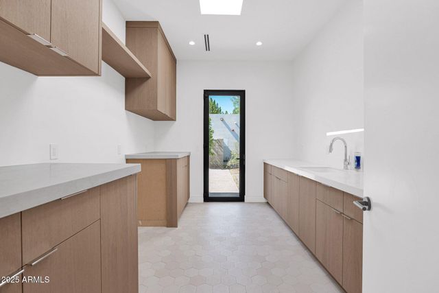 4704 N 40TH Place, Phoenix, AZ 85018