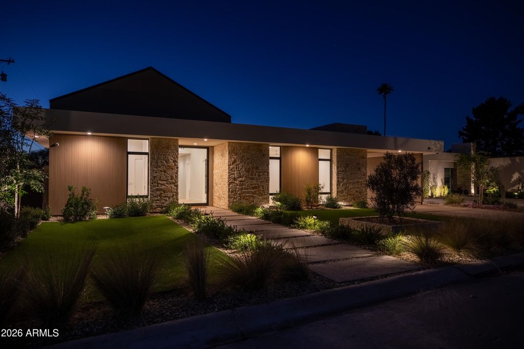 4704 N 40TH Place, Phoenix, AZ 85018