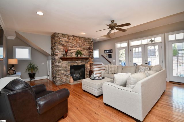 125 Walnut Creek Way, Greenville, SC 29611