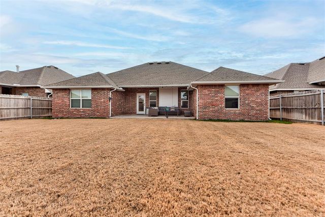 11017 NW 20th Street, Yukon, OK 73099