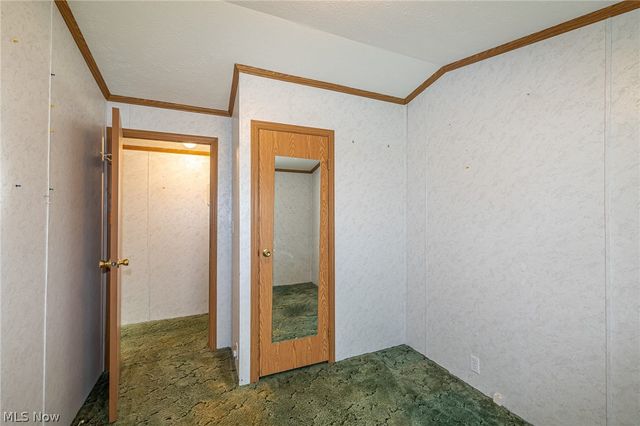 9 Overland Drive, Olmsted Twp, OH 44138