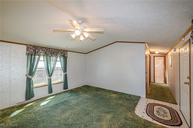 9 Overland Drive, Olmsted Twp, OH 44138