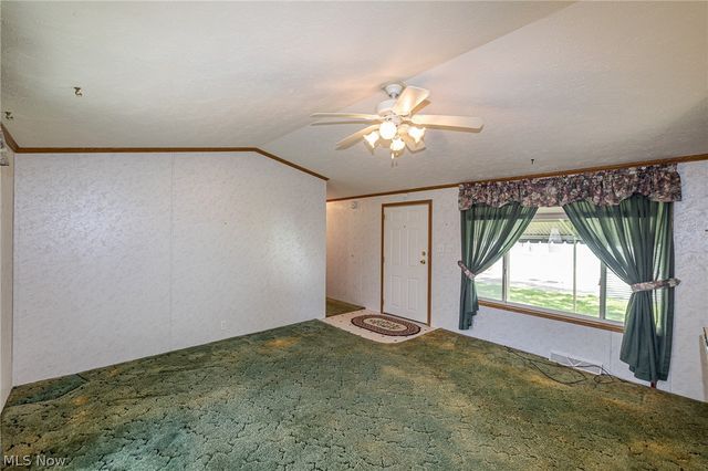 9 Overland Drive, Olmsted Twp, OH 44138