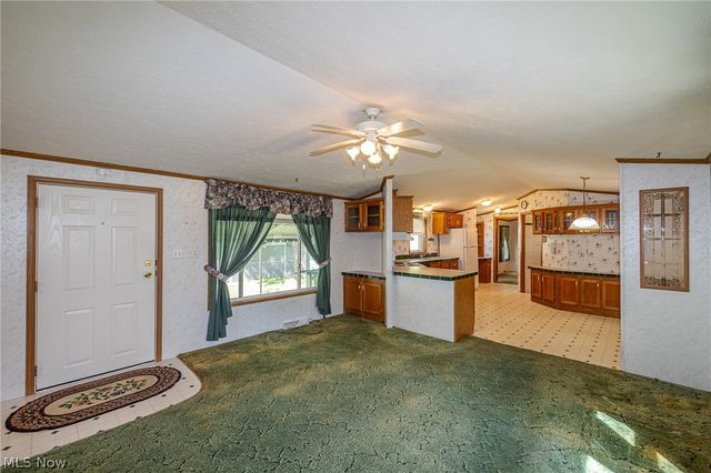 9 Overland Drive, Olmsted Twp, OH 44138