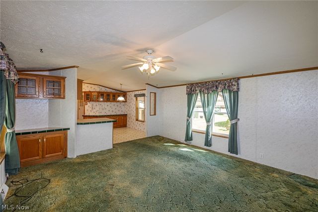 9 Overland Drive, Olmsted Twp, OH 44138