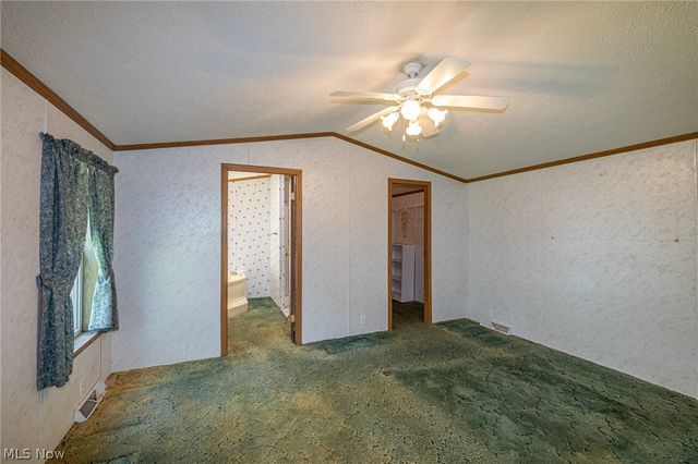 9 Overland Drive, Olmsted Twp, OH 44138