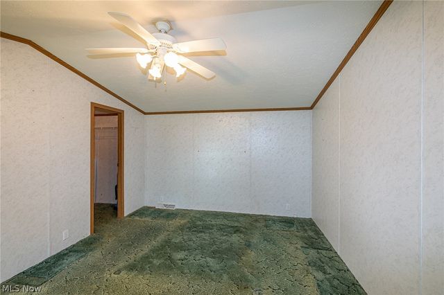 9 Overland Drive, Olmsted Twp, OH 44138