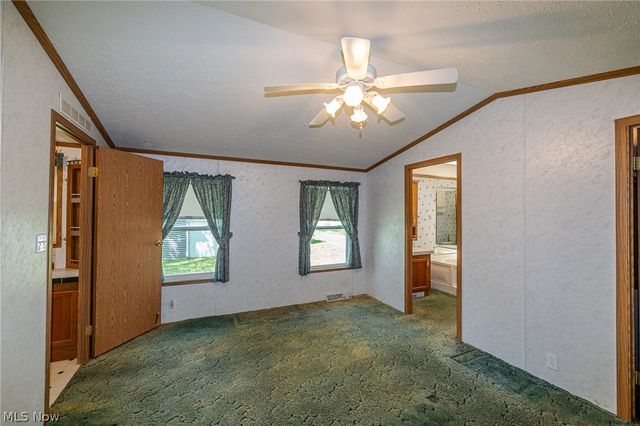 9 Overland Drive, Olmsted Twp, OH 44138