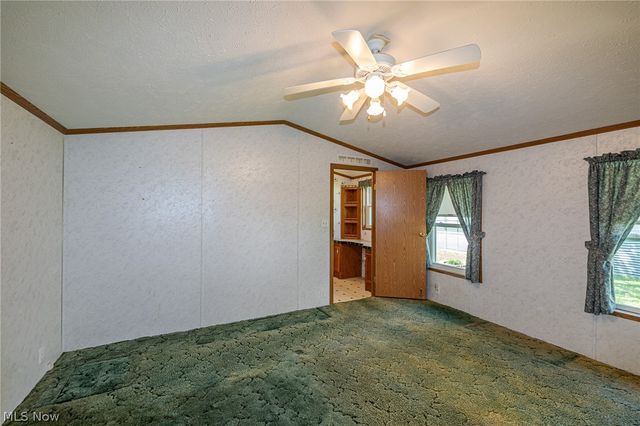 9 Overland Drive, Olmsted Twp, OH 44138