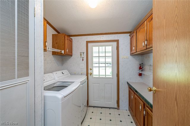 9 Overland Drive, Olmsted Twp, OH 44138