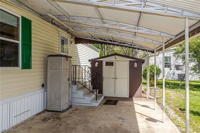 9 Overland Drive, Olmsted Twp, OH 44138