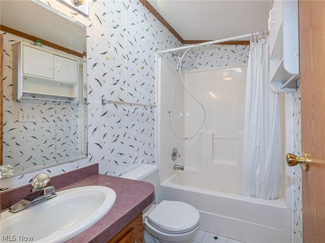 9 Overland Drive, Olmsted Twp, OH 44138