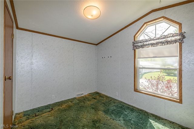 9 Overland Drive, Olmsted Twp, OH 44138