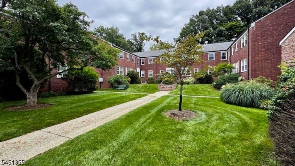 349 Bloomfield Ave 25, Verona Twp., NJ 07044 — photo 3