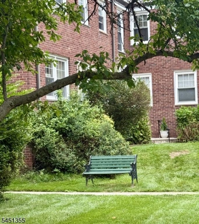 349 Bloomfield Ave 25, Verona Twp., NJ 07044 — photo 5