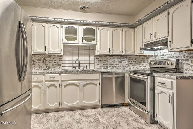488 Rainbow Circle, Kingsport, TN 37660