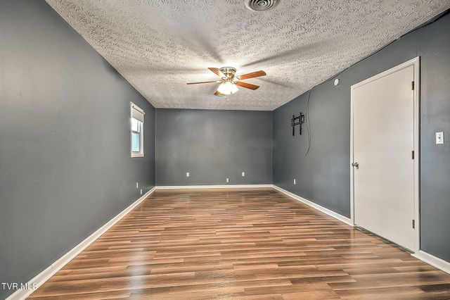 488 Rainbow Circle, Kingsport, TN 37660