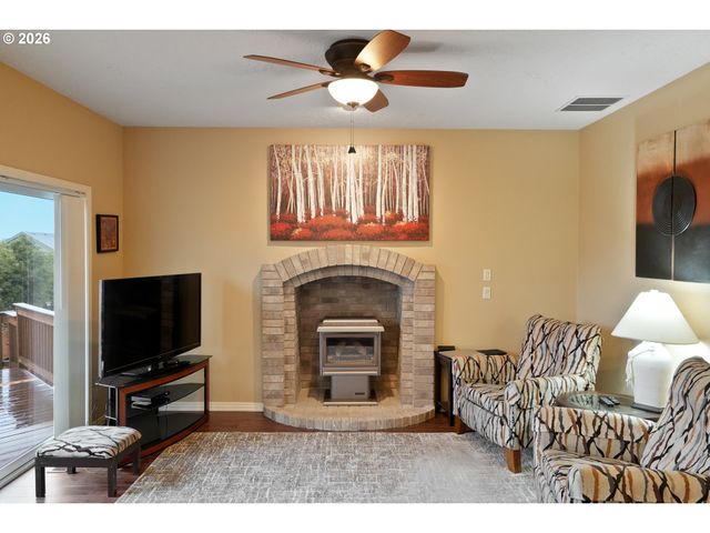 1654 PELICAN Ct, Salem, OR 97304