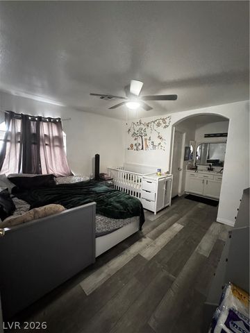 554 Roxella Lane B, Las Vegas, NV 89110