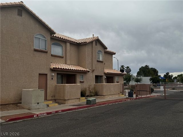 554 Roxella Lane B, Las Vegas, NV 89110