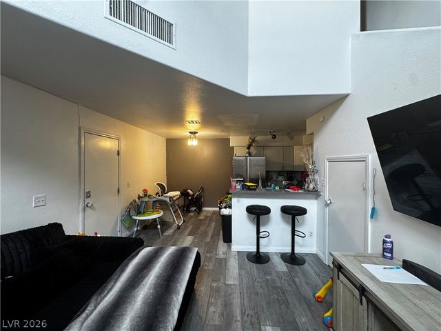 554 Roxella Lane B, Las Vegas, NV 89110