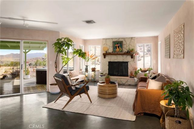 5887 Deerhurst, Yucca Valley, CA 92284