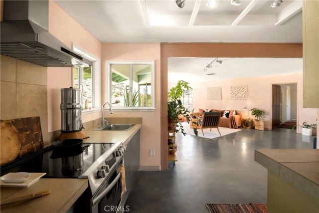 5887 Deerhurst, Yucca Valley, CA 92284