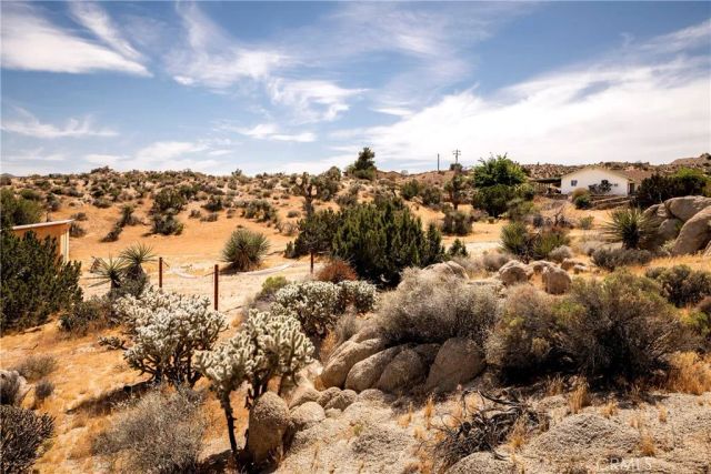 5887 Deerhurst, Yucca Valley, CA 92284
