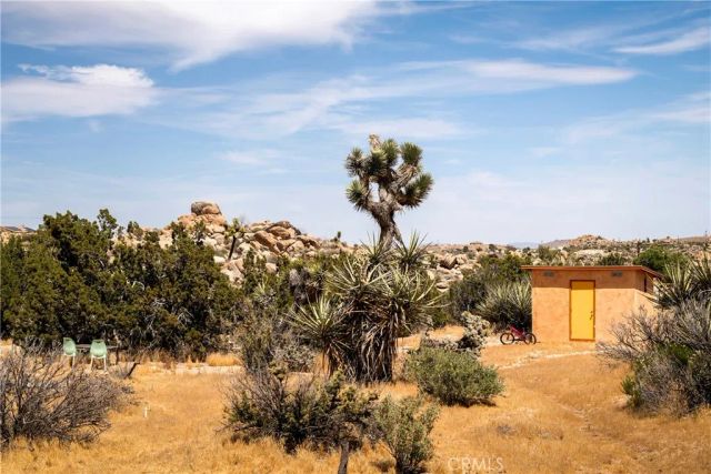 5887 Deerhurst, Yucca Valley, CA 92284