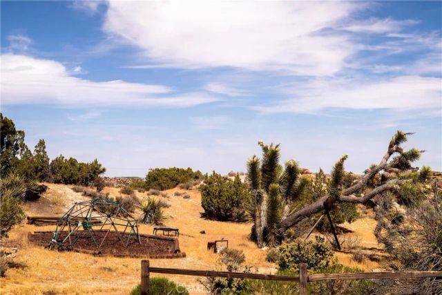 5887 Deerhurst, Yucca Valley, CA 92284