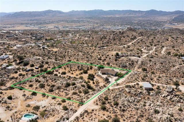 5887 Deerhurst, Yucca Valley, CA 92284