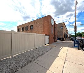 3940 N Central Avenue, Chicago, IL 60634