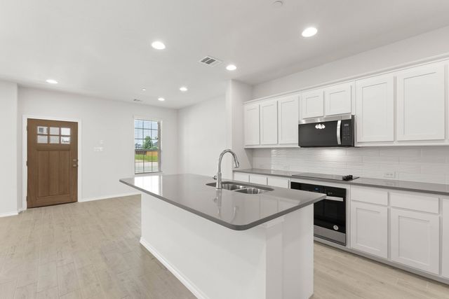4507 Avion Drive, Sanger, TX 76266