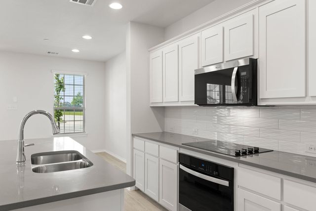 4507 Avion Drive, Sanger, TX 76266