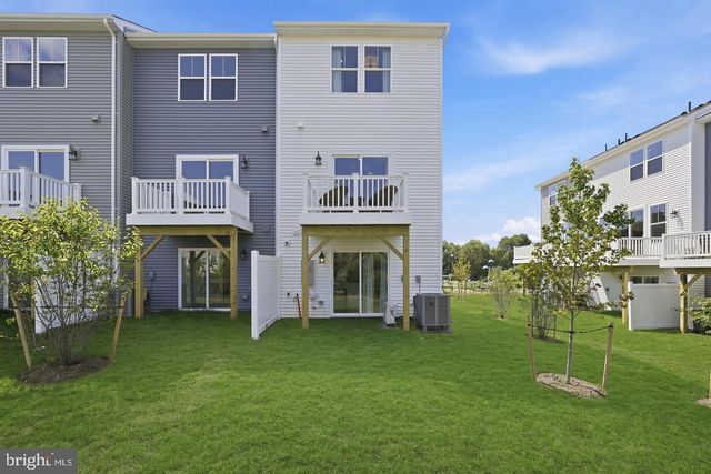 10796 PENNYWELL GARDEN RD, Manassas, VA 20112