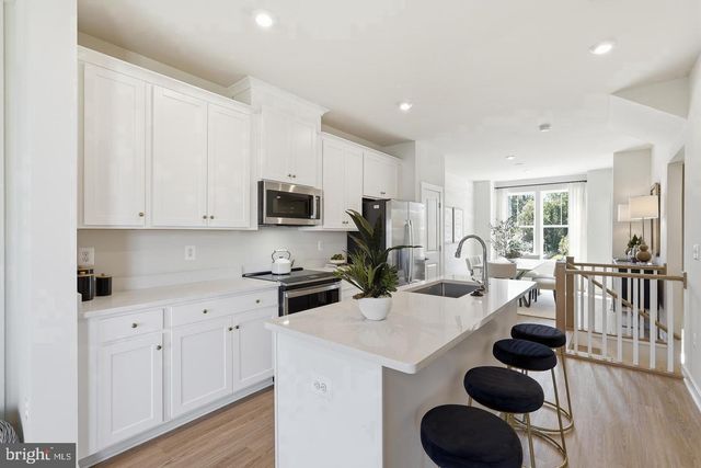 10796 PENNYWELL GARDEN RD, Manassas, VA 20112