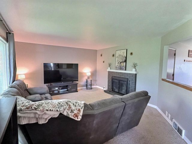 1395 MARICOPA DRIVE, Oshkosh, WI 54904