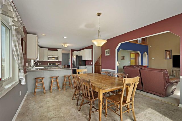 W5071 W Clearwater LANE, Elkhorn, WI 53121