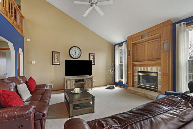 W5071 W Clearwater LANE, Elkhorn, WI 53121