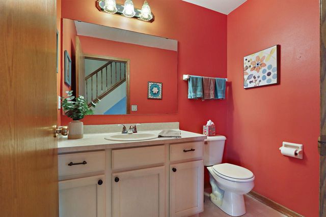 W5071 W Clearwater LANE, Elkhorn, WI 53121