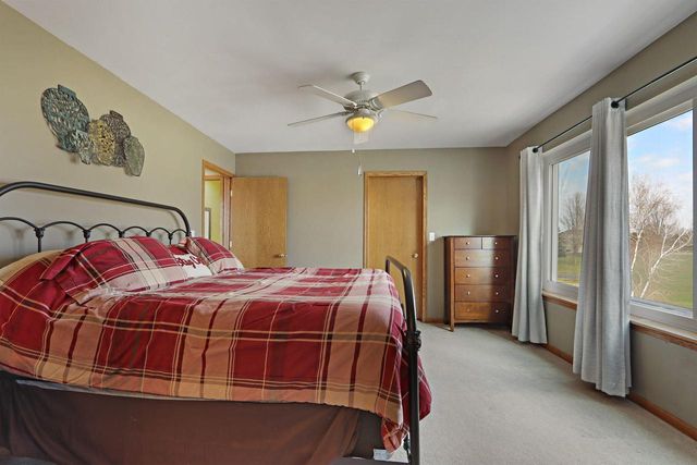 W5071 W Clearwater LANE, Elkhorn, WI 53121