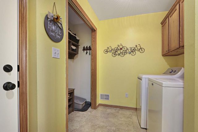 W5071 W Clearwater LANE, Elkhorn, WI 53121