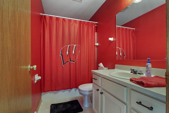 W5071 W Clearwater LANE, Elkhorn, WI 53121