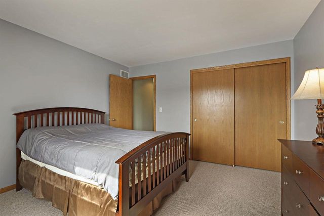 W5071 W Clearwater LANE, Elkhorn, WI 53121